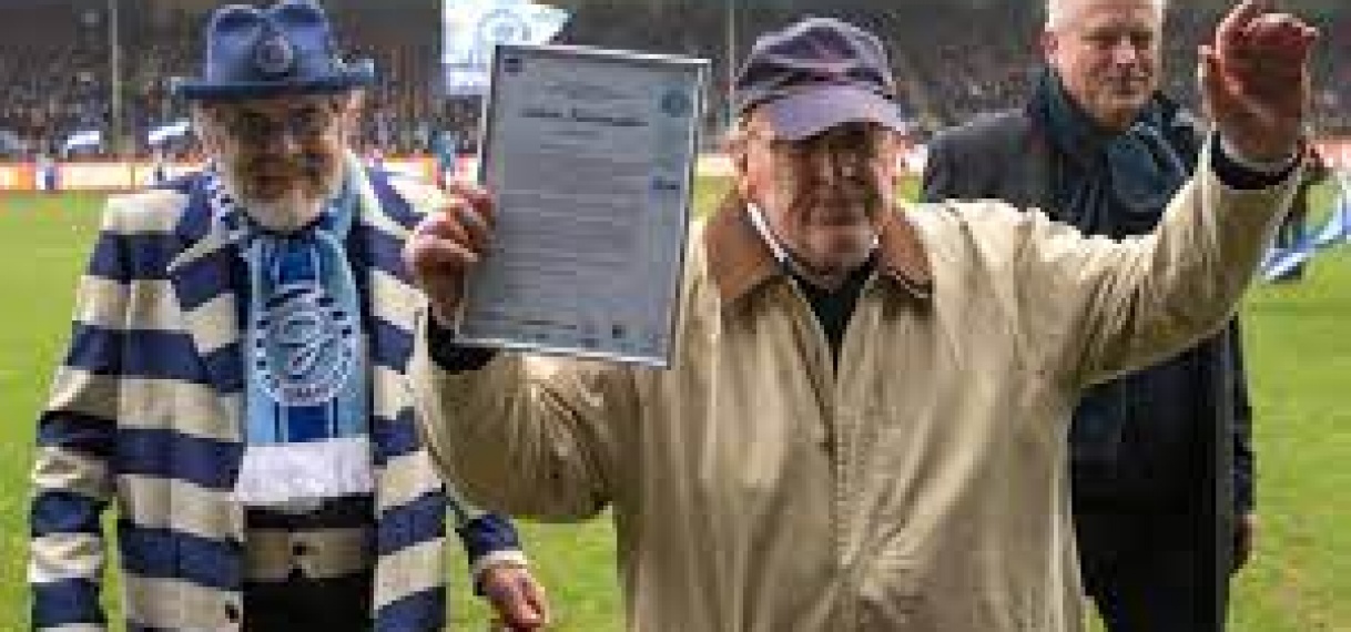 Reacties op overlijden oud-trainer Kistemaker: ‘Fans sloten Simon in hun harten’