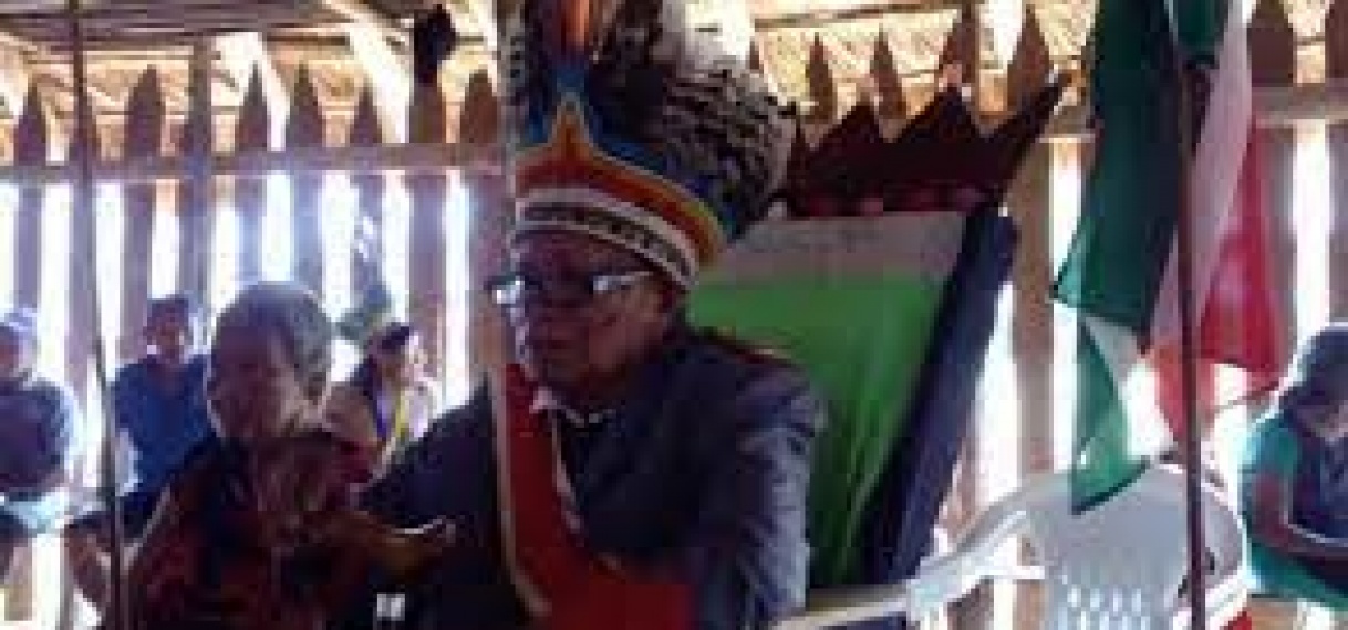 Oud-granman Ashongo Alalaparoe wordt maandag op traditionele wijze begraven