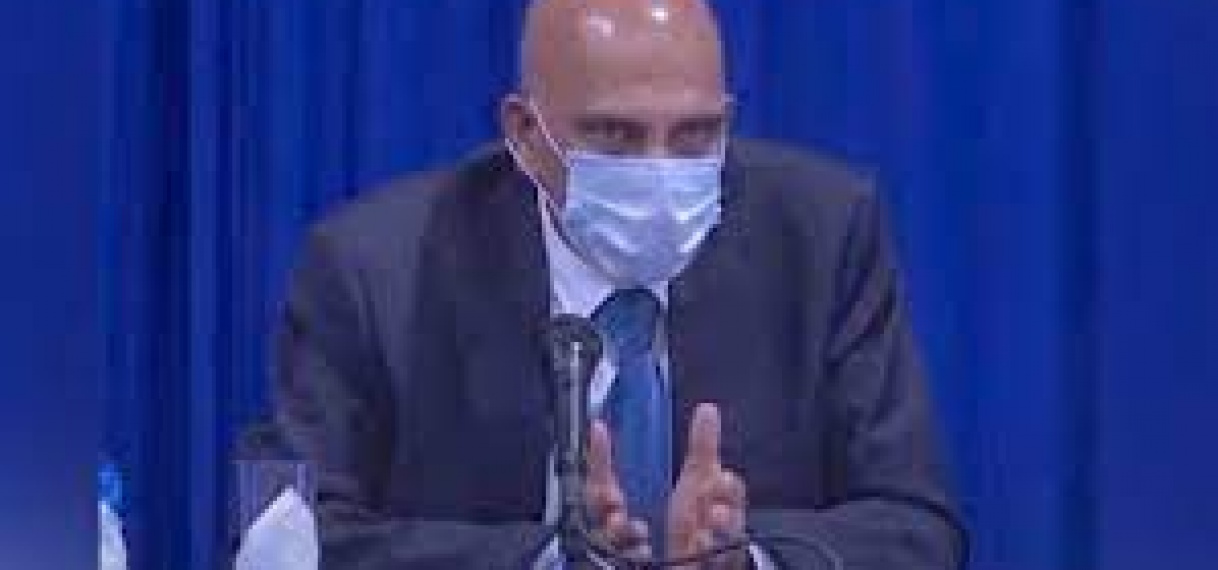 Minister Achaibersing tevreden over verrichtingen Lazard