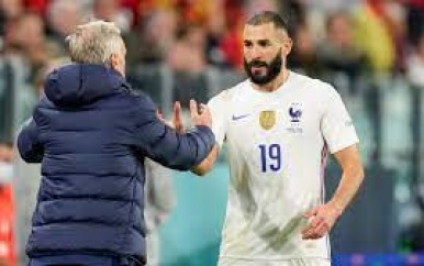 Bondscoach Deschamps mag Benzema ook bij veroordeling blijven oproepen