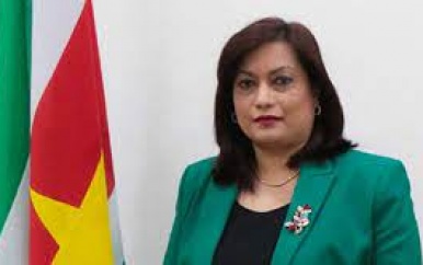 Minister Kuldipsingh:“ik tolereer geen spookambtenaren”