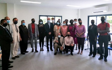 MinOwc en Frans-Guyana bekijken mogelijkheden voor herintroductie Franse taal op school
