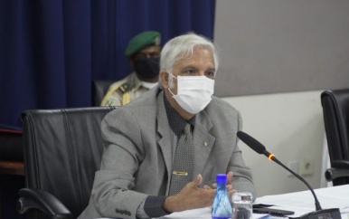 Mr. Baidjnath Panday benadrukt noodzaak verenigen niet-financiële dienstensector