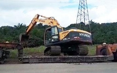 Brokopondo ontvangt graafmachine