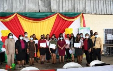 Cursisten SAO en SHTTC Nickerie ontvangen certificaat