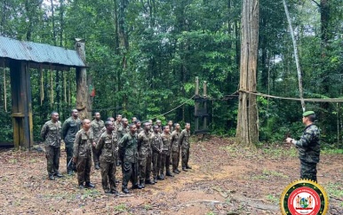 Infanterie bataljon NL volgt jungle warfare training in Frans-Guyana