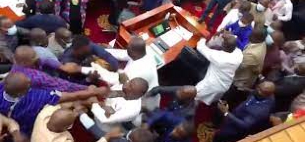 Vechtpartij in parlement Ghana