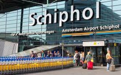 Ik werk liever als schoonmaker of vuilnisman op Schiphol dan als ambtenaar in Suriname