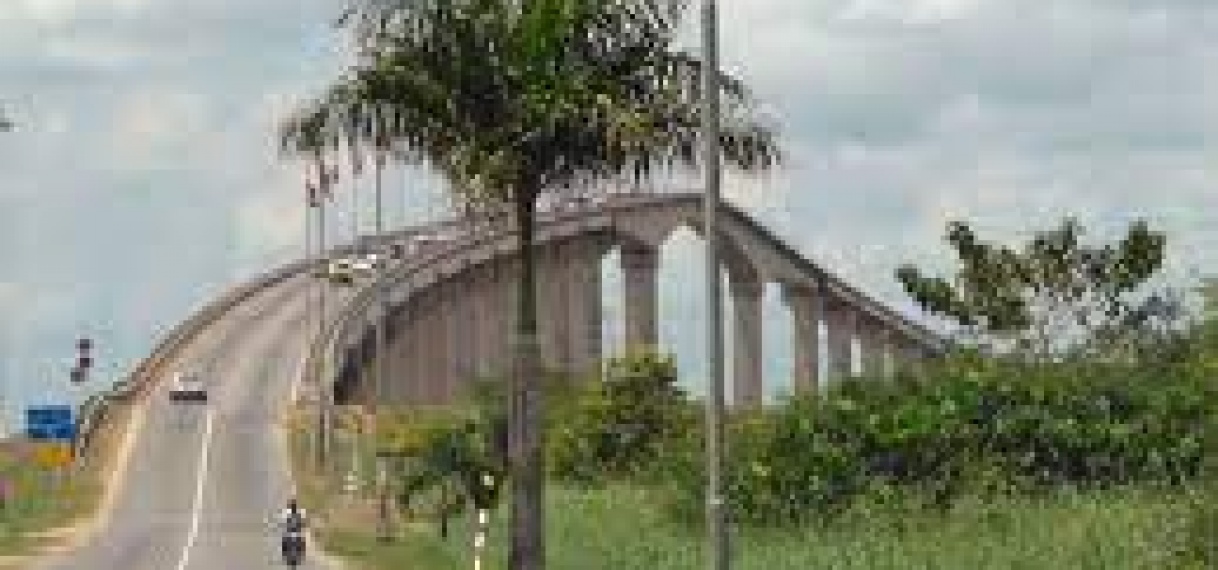 Regering bekijkt mogelijkheden voor het bouwen van nog 2 bruggen naar Commewijne