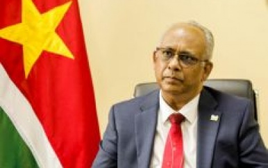“Trilateraal gesprek presidenten Santokhi, Bolsonaro en Ali is een unicum”