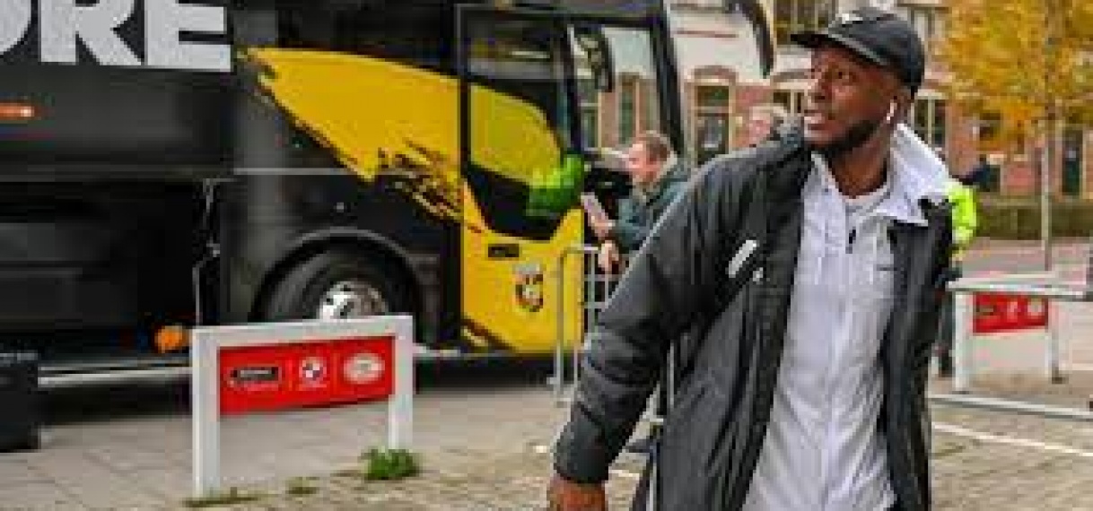 Transfer Bazoer van Vitesse naar Feyenoord ver weg: ‘Er is geen akkoord’