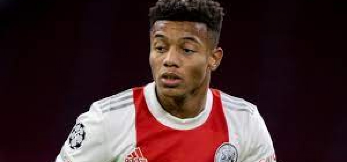 Ajax verkoopt Neres voor minimaal 12 miljoen euro aan Shakhtar Donetsk