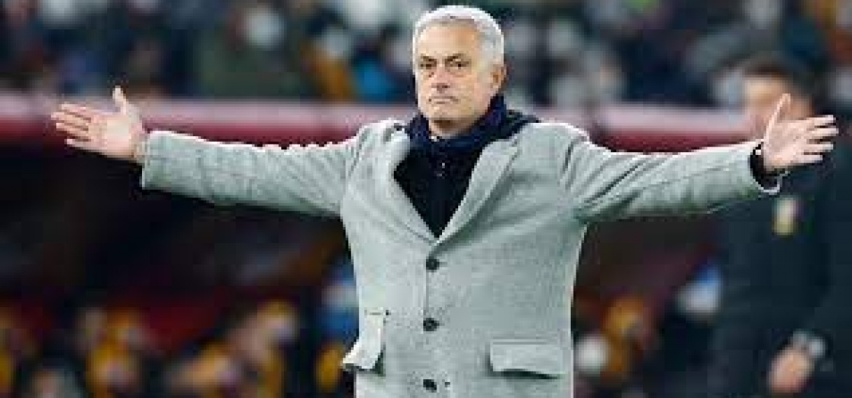 Mourinho opnieuw genadeloos voor spelers AS Roma: ‘Ze zijn te lief, te zwak’