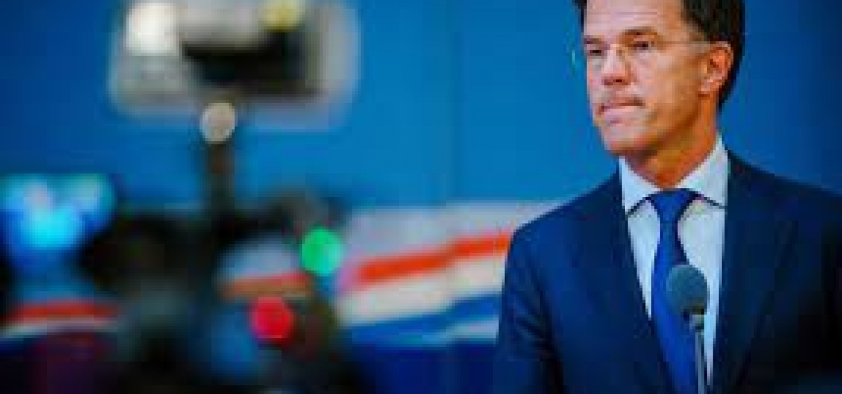 Nederlandse demissionair premier draagt formatie-verslag over