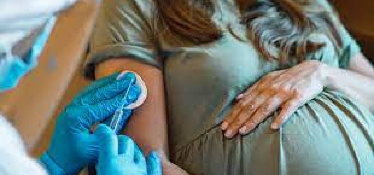 Zwangere vrouwen moeten zich blijven vaccineren