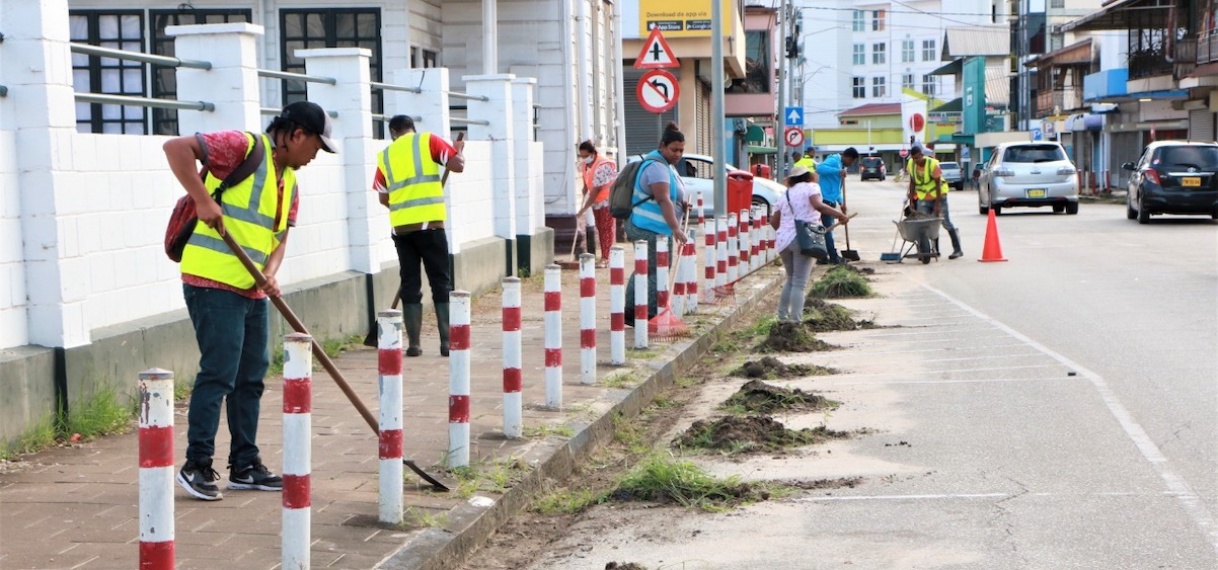 Binnenstad Paramaribo ondergaat grote schoonmaakbeurt