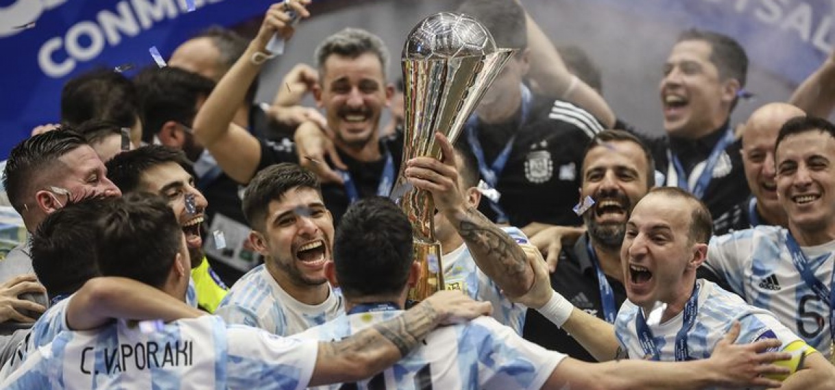 Argentinie verslaat Paraguay in de finale met 1-0.