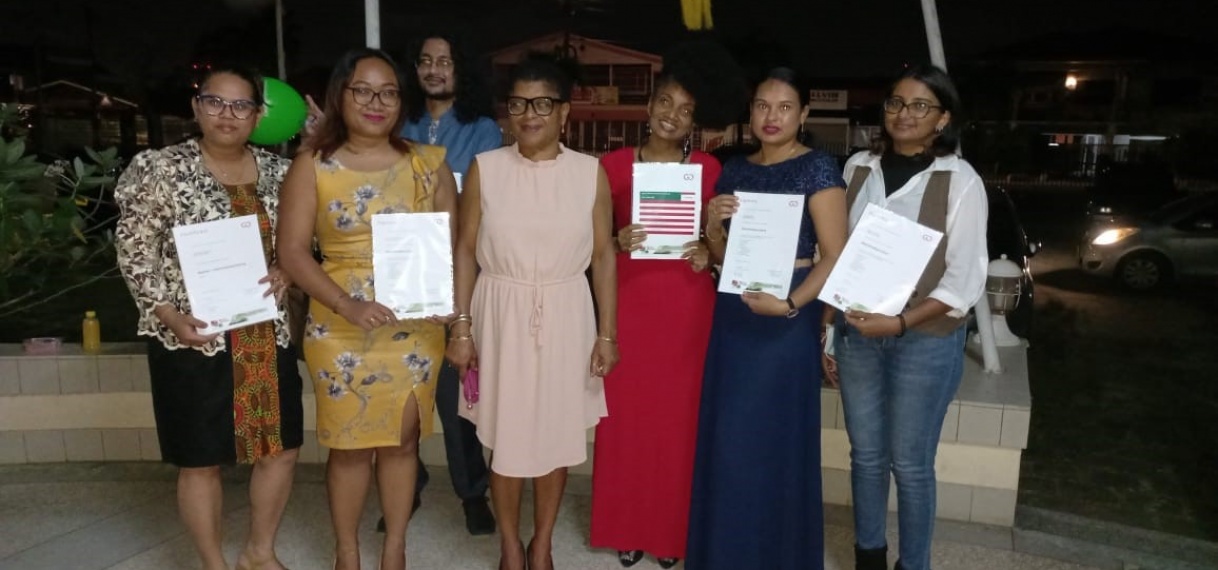 Suriname 19 bibliotheek professionals rijker