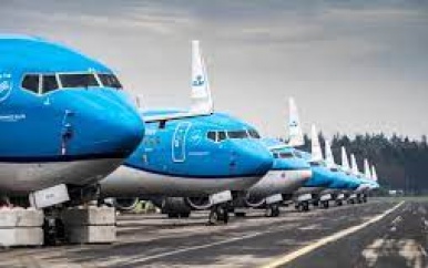 KLM annuleert vluchten, geen treinen na 14.00 uur vanwege storm Eunice