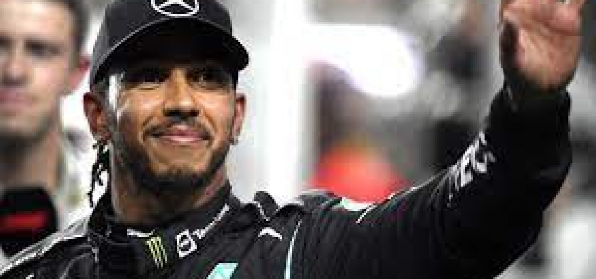 Mercedes lijkt laatste twijfels over doorgaan van Hamilton weg te nemen