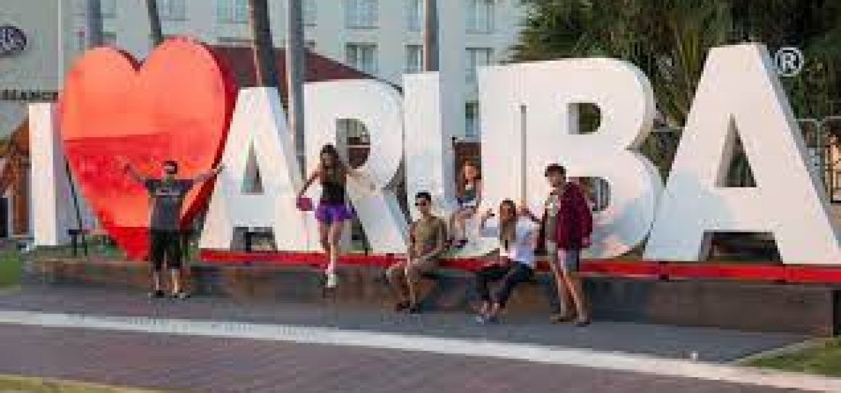 Aruba laat coronaregels los: geen beperkingen meer voor horeca en winkels