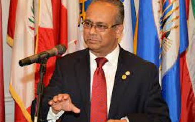 Surinaamse delegatie naar Guyana