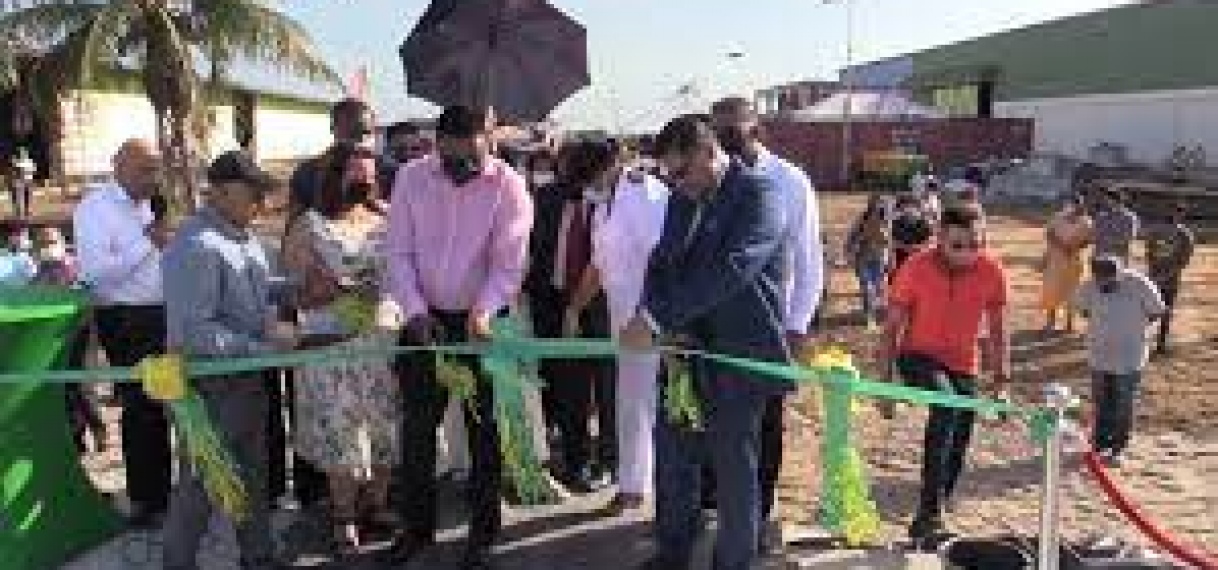 Ramadhin opent eigen haven in Nickerie