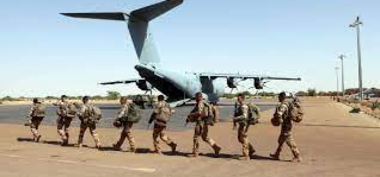 Frankrijk haalt na 9 jaar troepen uit Mali, Europese landen beëindigen missie