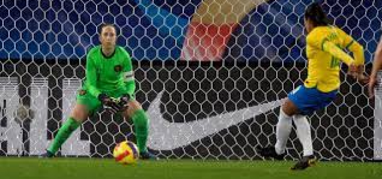 Oranjevrouwen door discutabele penalty Marta niet langs Brazilië in oefenduel
