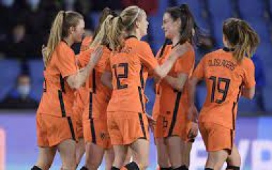 Oranjevrouwen met jonge ploeg eenvoudig langs Finland op Tournoi de France