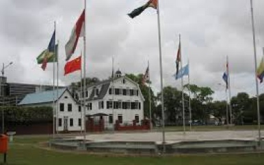 Suriname kan leren van internationale organisaties