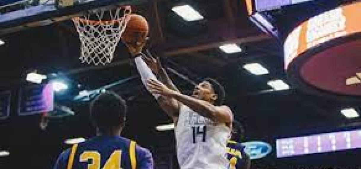 Gavin Kensmil in het Sterren Team van het WAC basketbaltoernooi