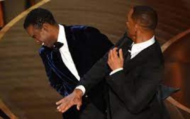 Chris Rock wil niet reageren op klap van Will Smith: ‘Moet het nog verwerken’
