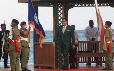 De president start vandaag de gesprekken in Belize