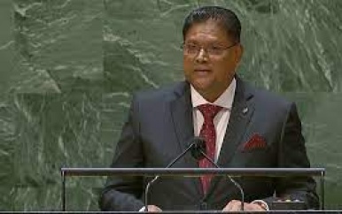President Santokhi roept Caribische landen op meer te doen tegen coronapandemie