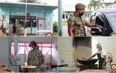 Militairen ondersteunen Huize Ashiana