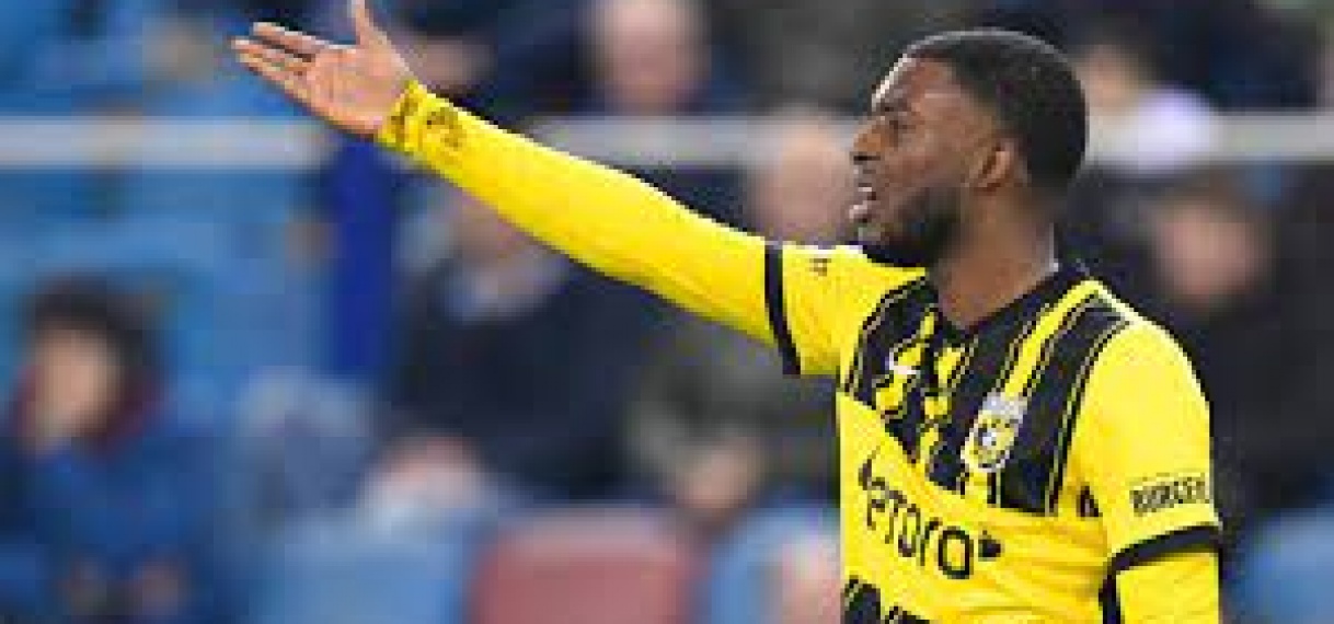 Bazoer werd in rust van Vitesse-PSV aangevallen door dronken sponsor