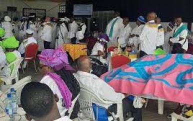 Opo Yari voor Dinari’s in Suriname
