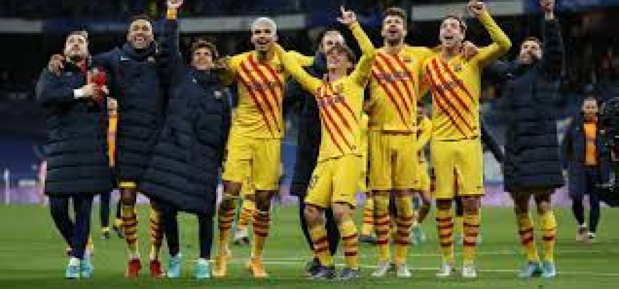 Xavi looft ‘superieur’ Barcelona: ‘Zege op Real kan dynamiek veranderen’