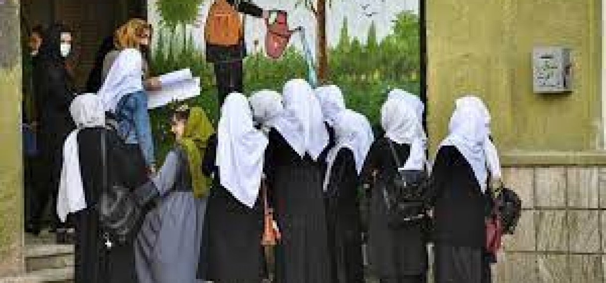 Taliban laten toch geen meisjes toe op middelbare scholen