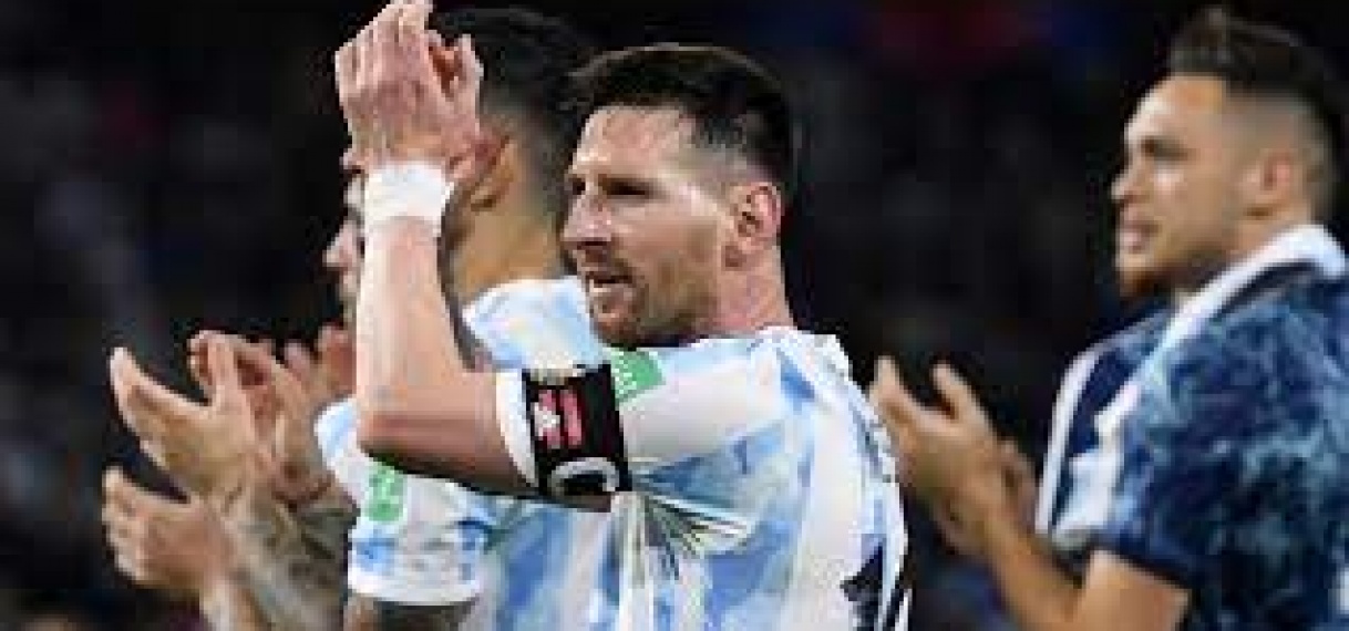 Scorende Messi doet geheimzinnig over toekomst na zege met Argentinië