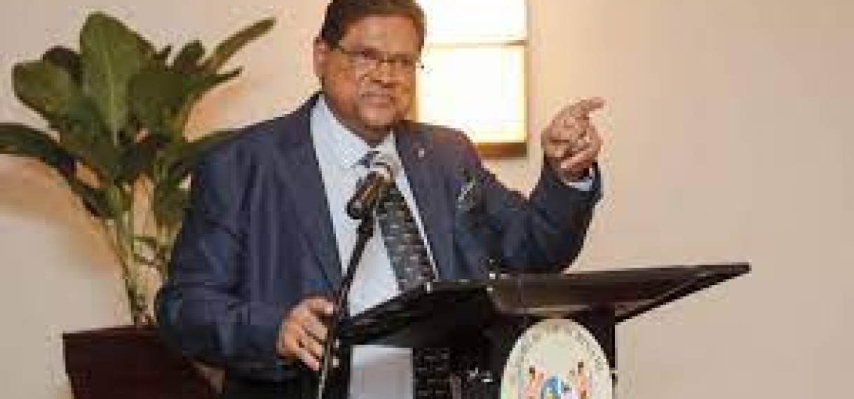 President Santokhi rekent op nationalisme Surinamers voor opbloei economie