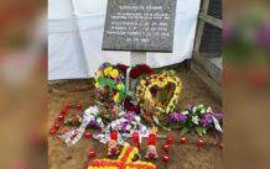 Herdenkingsdienst en bloemenhulde voor in 1987 vermoorde politiemannen