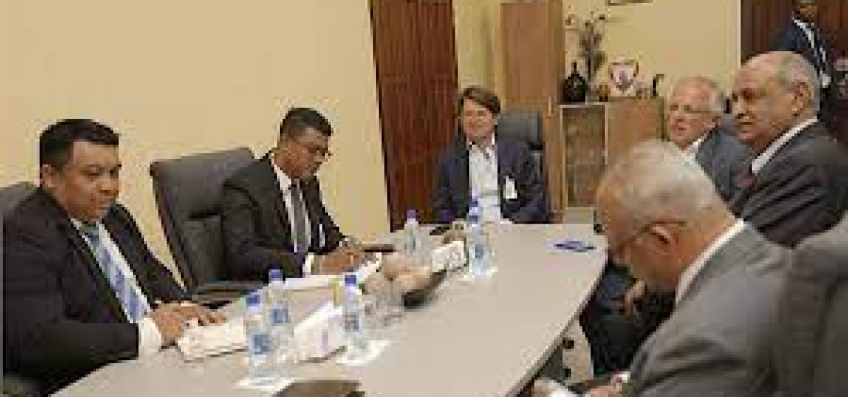 Royal Schiphol delegatie in overleg met Surinaamse regering