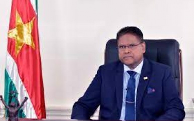 President Santokhi woont 1 daagse congres bij