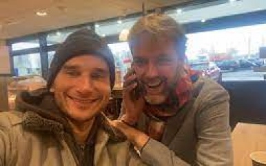 Prijswinnende Russische journalist vlucht naar Nederland: ‘Heksenjacht gaande’
