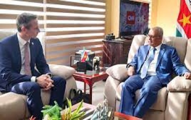 Minister Ramdin ontvangt vertegenwoordiger voor Deense kandidatuur VN Veiligheidsraad 2025-2026