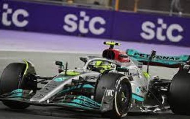 Wolff denkt niet dat nieuwe achtervleugel ‘magische oplossing’ is voor Mercedes
