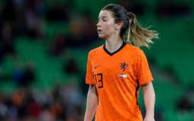 Egurrola geniet van debuut voor Oranjevrouwen: ‘Wist dat mijn vader zou huilen’