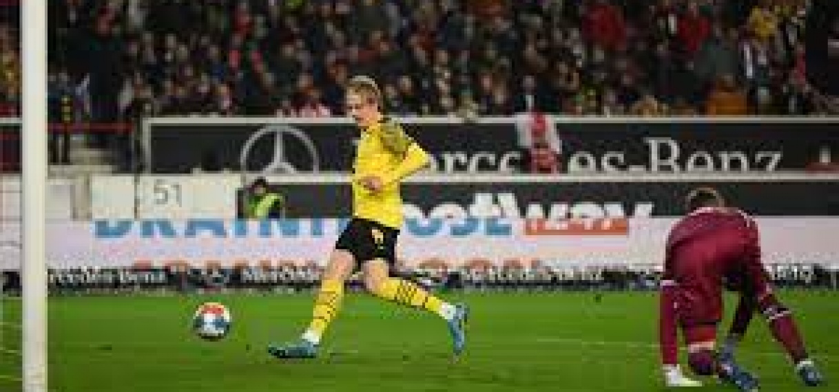 Dortmund revancheert zich zonder geblesseerde Malen met zege bij Stuttgart